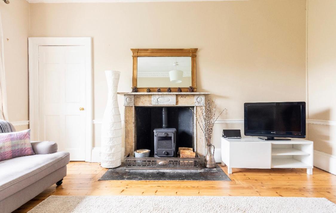 New Town Apartment With Castle View Edinburgh Luaran gambar