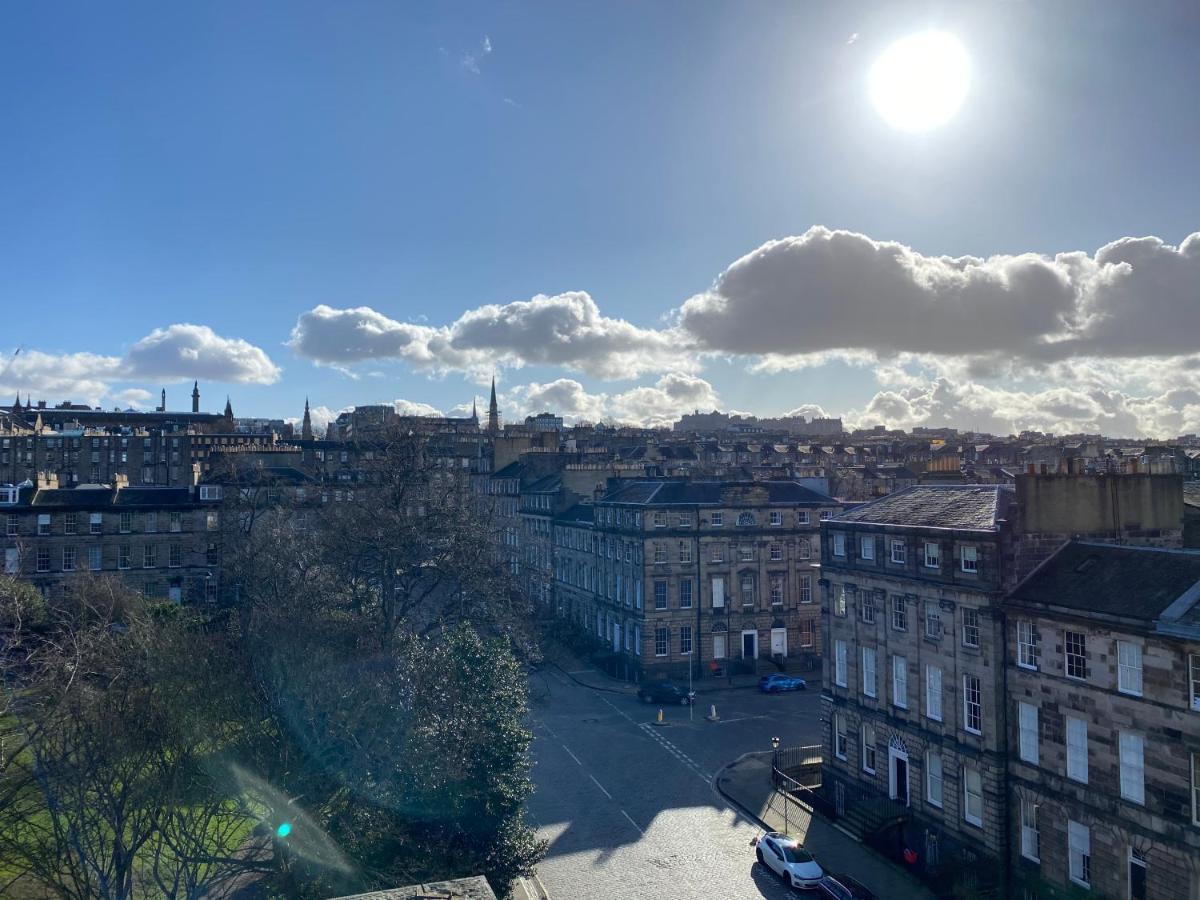 New Town Apartment With Castle View Edinburgh Luaran gambar