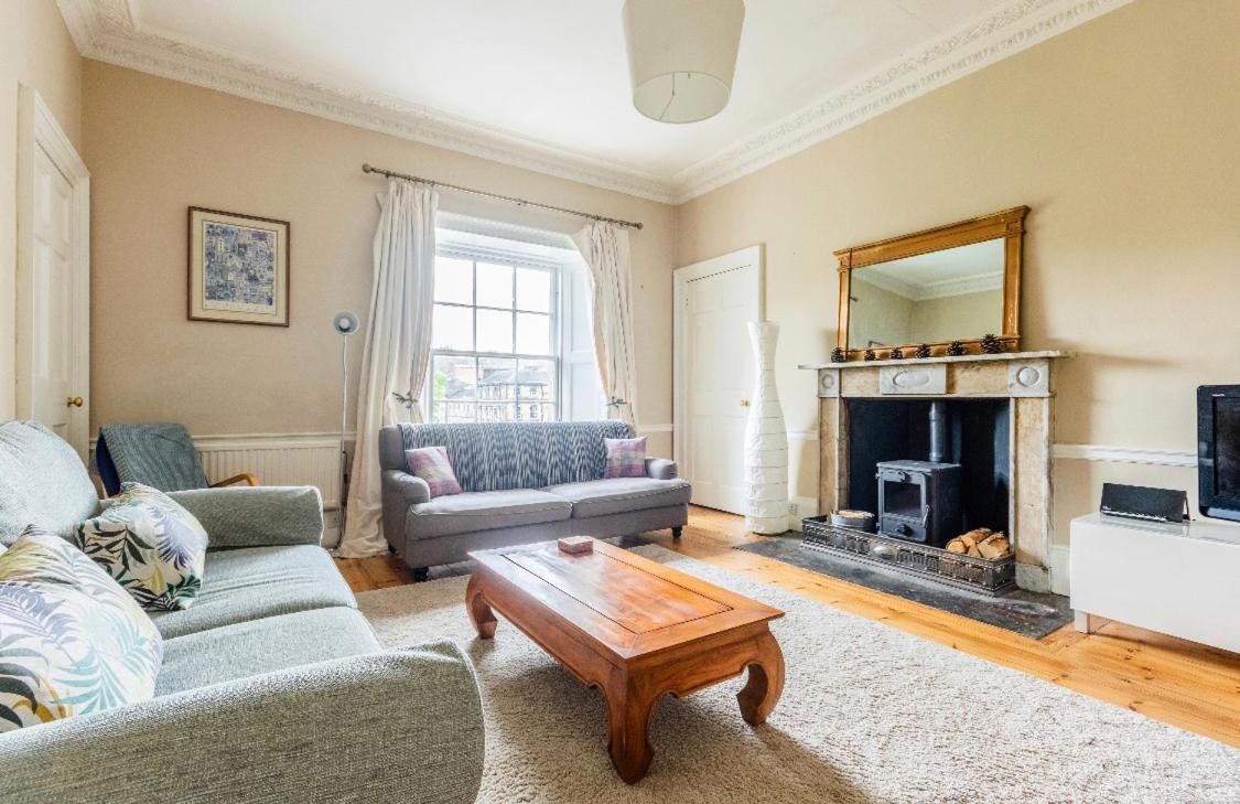 New Town Apartment With Castle View Edinburgh Luaran gambar
