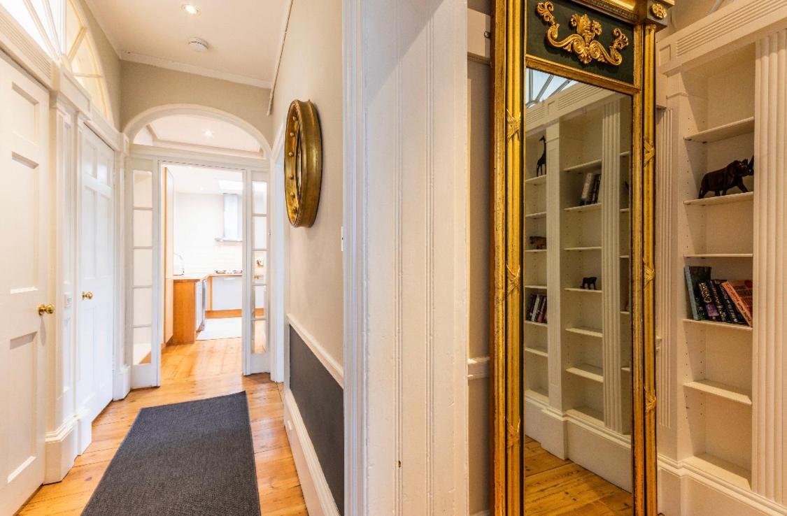 New Town Apartment With Castle View Edinburgh Luaran gambar